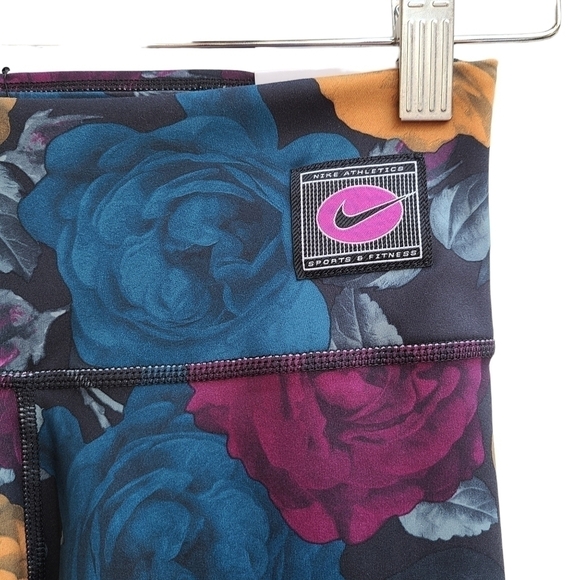 Nike One Icon Clash Dark Floral Tight Shorts, Size XS - Picture 6 of 13